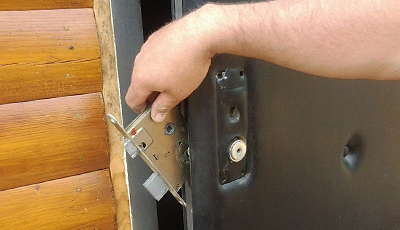 Пример замены замкa железной двери №4
